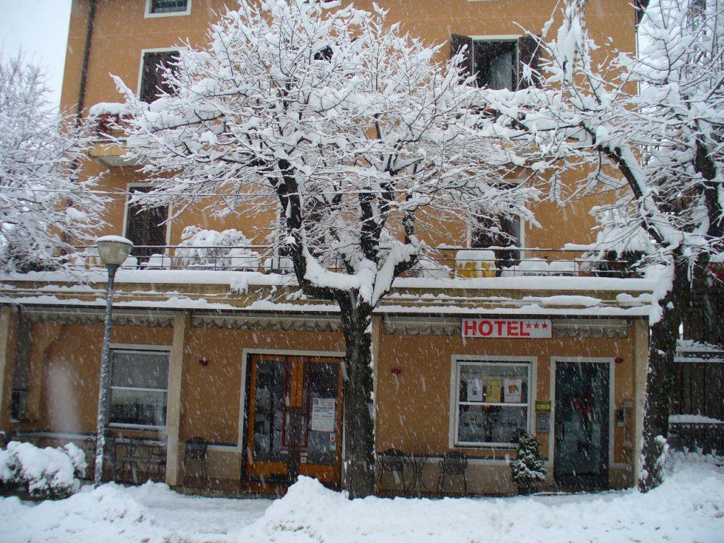 Hotel Locanda Mel Калолциокорте Екстериор снимка