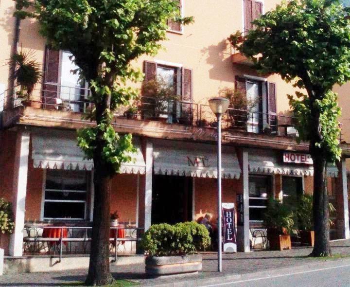 Hotel Locanda Mel Калолциокорте Екстериор снимка